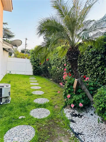 a view of a garden with a flower in a garden