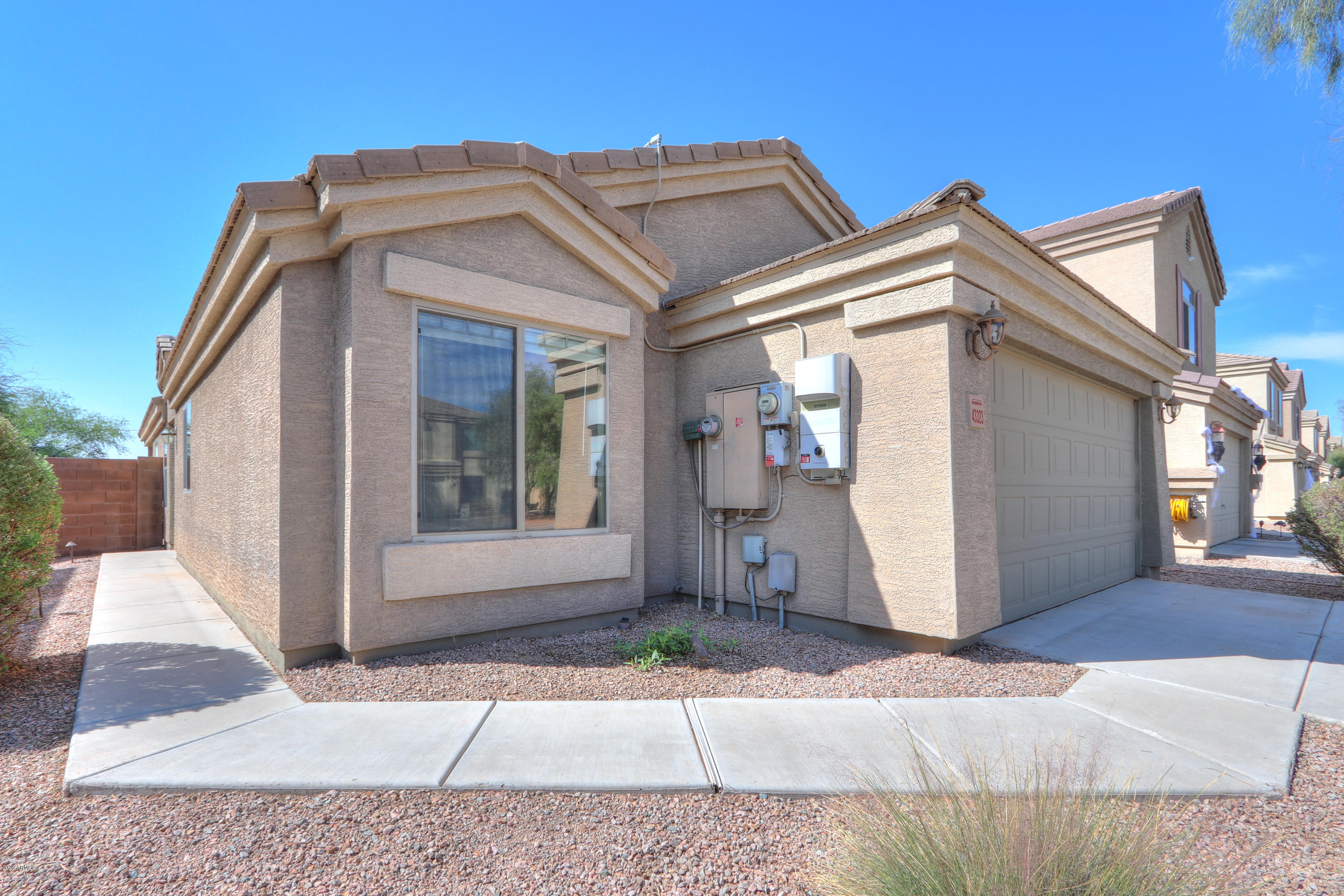 43323 West Cowpath Road Maricopa, AZ 85138 - Photo 3 of 37 05