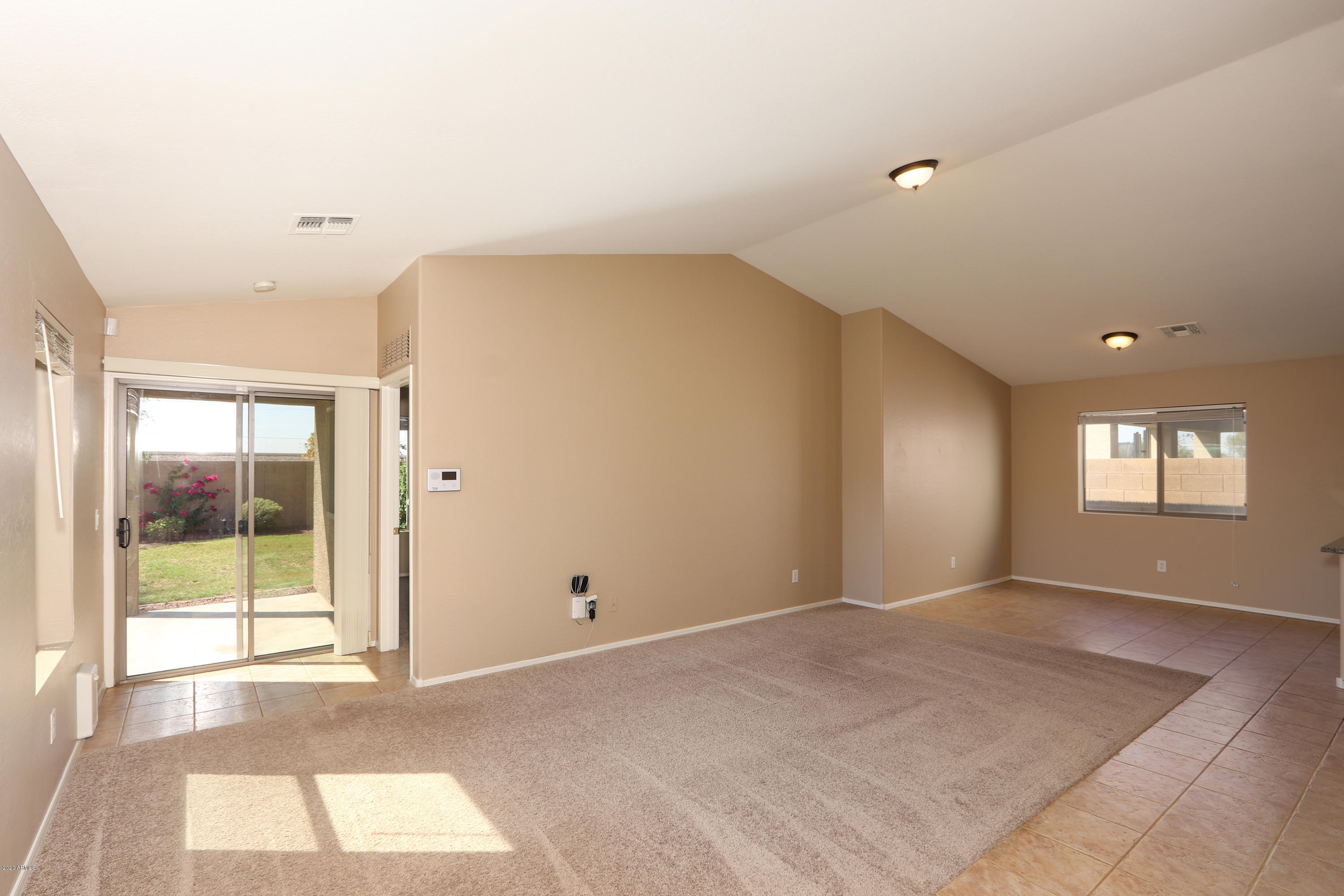 43323 West Cowpath Road Maricopa, AZ 85138 - Photo 5 of 37 07