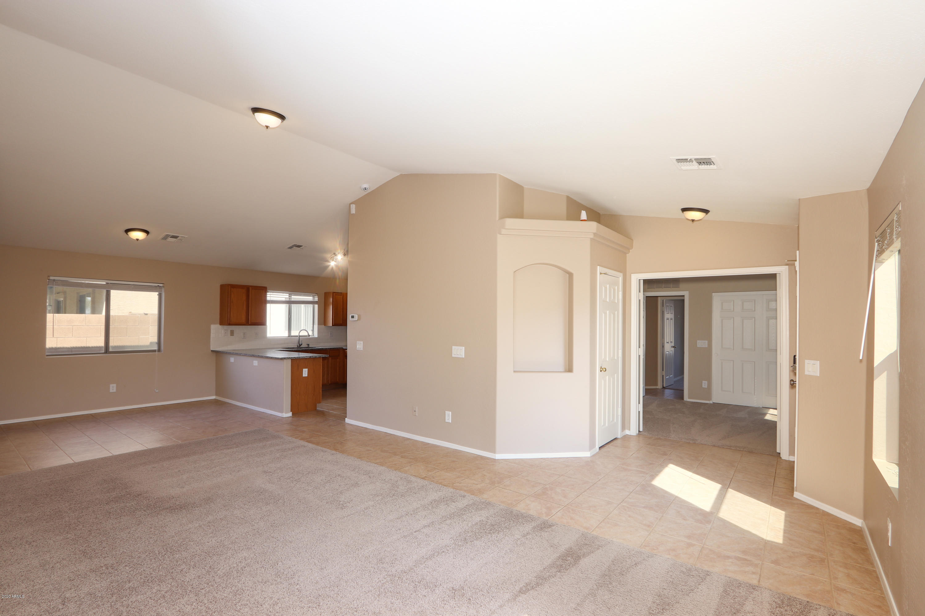 43323 West Cowpath Road Maricopa, AZ 85138 - Photo 6 of 37 08