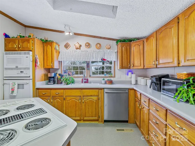 $316,000 | 155 Maple Ridge Road, Candler, NC 28715