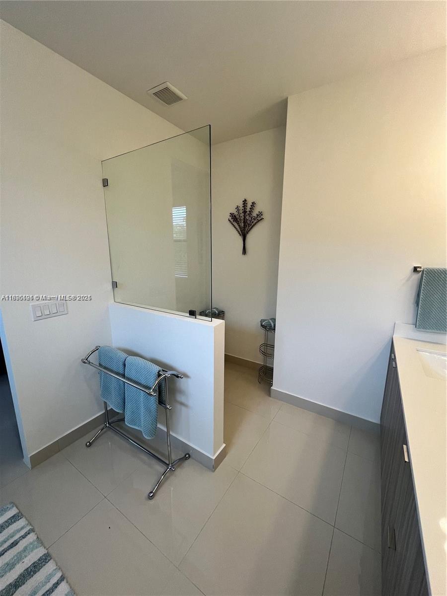 Kendall Miami, FL 33186 - Photo 19 of 30 a view of a room with shelves