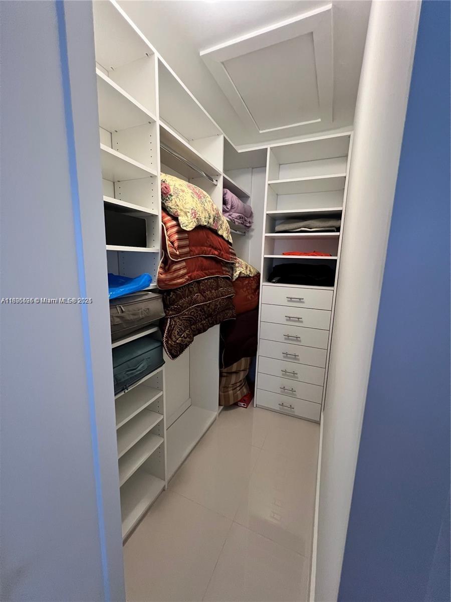 Kendall Miami, FL 33186 - Photo 27 of 30 a view of walk in closet