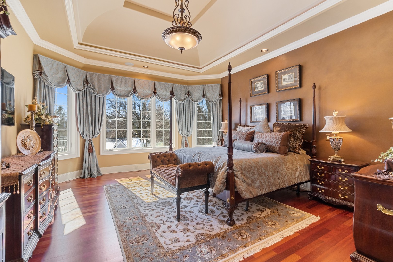 10911 Royal Oaks Lane Orland Park, IL 60467 - Photo 19 of 29 a living room with furniture and a floor to ceiling window