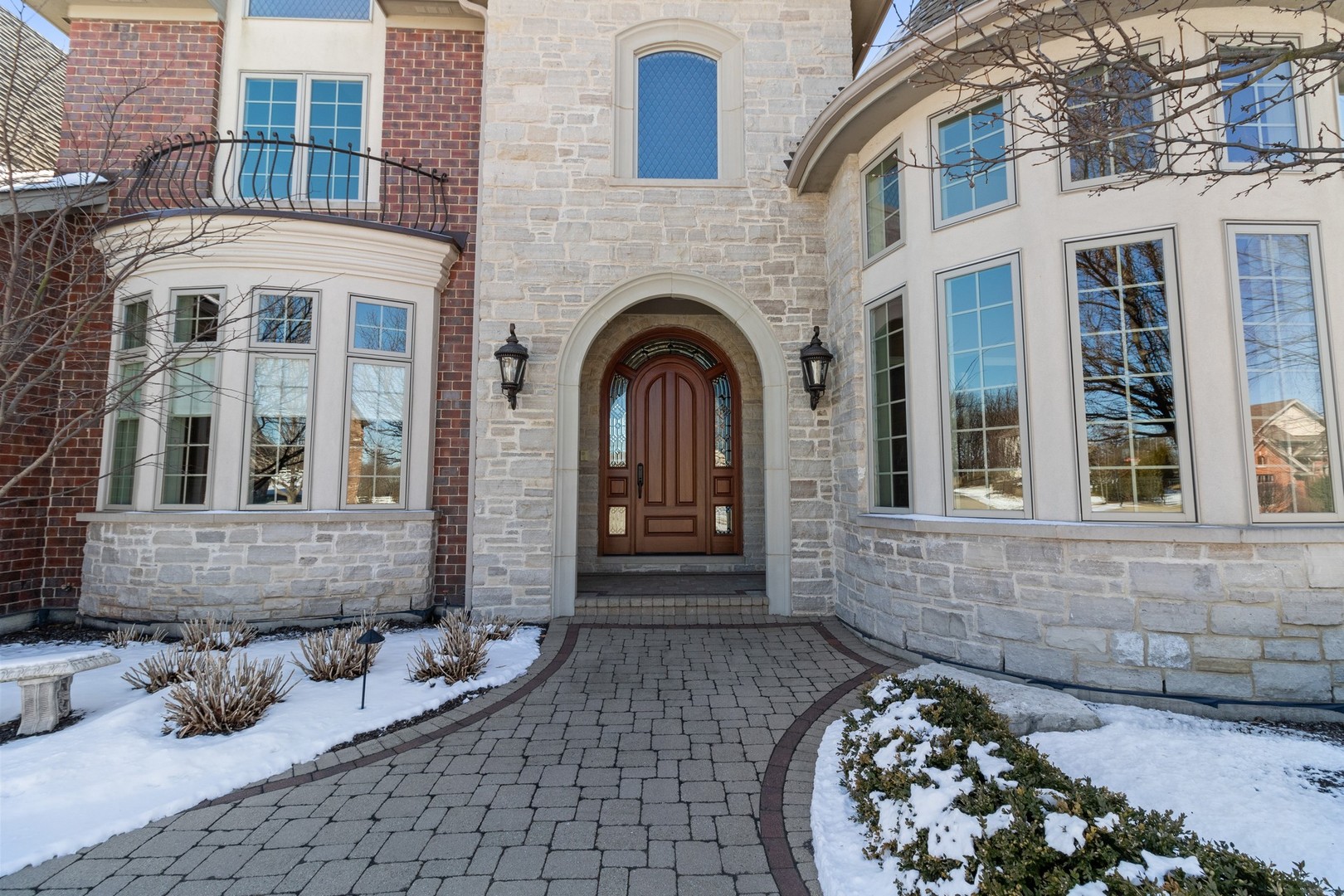 10911 Royal Oaks Lane Orland Park, IL 60467 - Photo 24 of 29 a front view of a house