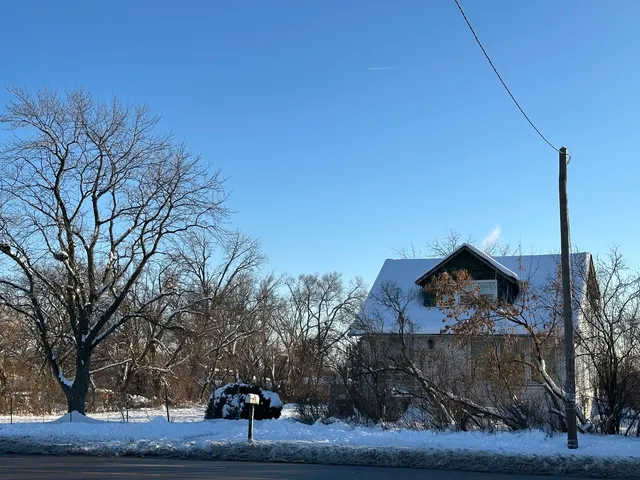 $950,000 | 1939 East Touhy Avenue, Des Plaines, IL 60018