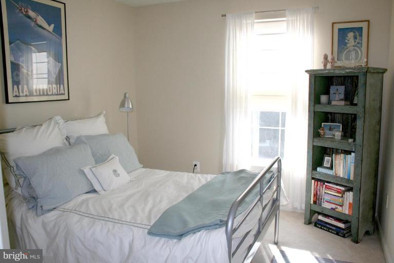 767 Howards Loop, Unit 63 Annapolis, MD 21401 - Photo 17 of 26 Bedroom #2