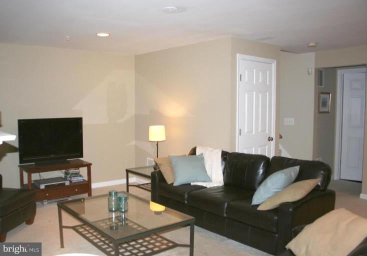 767 Howards Loop, Unit 63 Annapolis, MD 21401 - Photo 21 of 26 Family Room #2