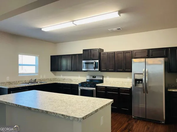 $2,275 | 18 Ulsh Park Drive, Newnan, GA 30265