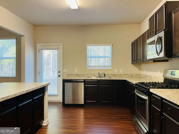 $2,275 | 18 Ulsh Park Drive, Newnan, GA 30265