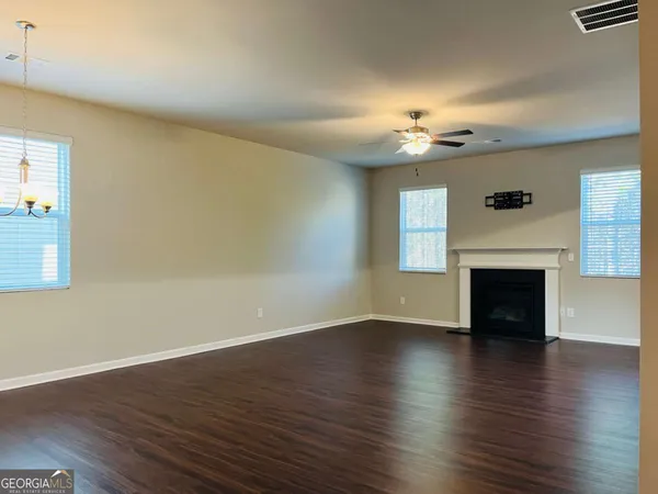 $2,275 | 18 Ulsh Park Drive, Newnan, GA 30265