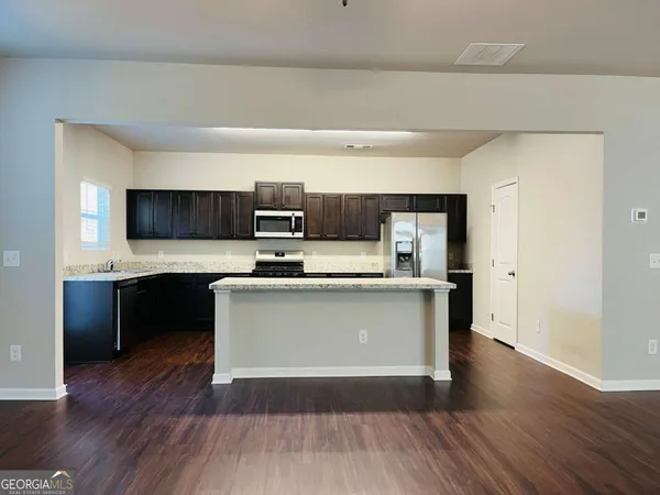 $2,275 | 18 Ulsh Park Drive, Newnan, GA 30265