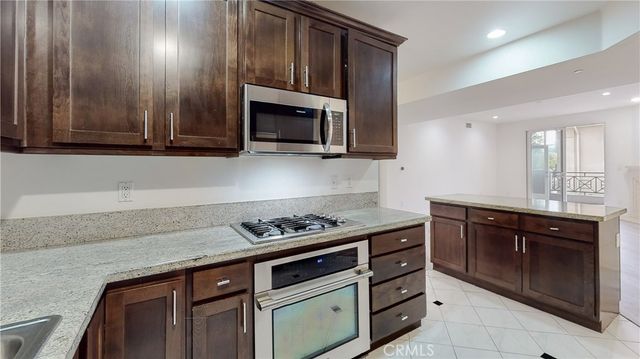 $3,900 | 4424 Whitsett Avenue, Unit 108, Studio City, CA 91604