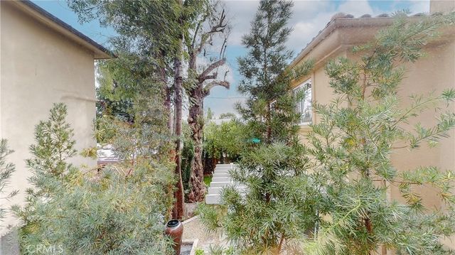 $3,900 | 4424 Whitsett Avenue, Unit 108, Studio City, CA 91604