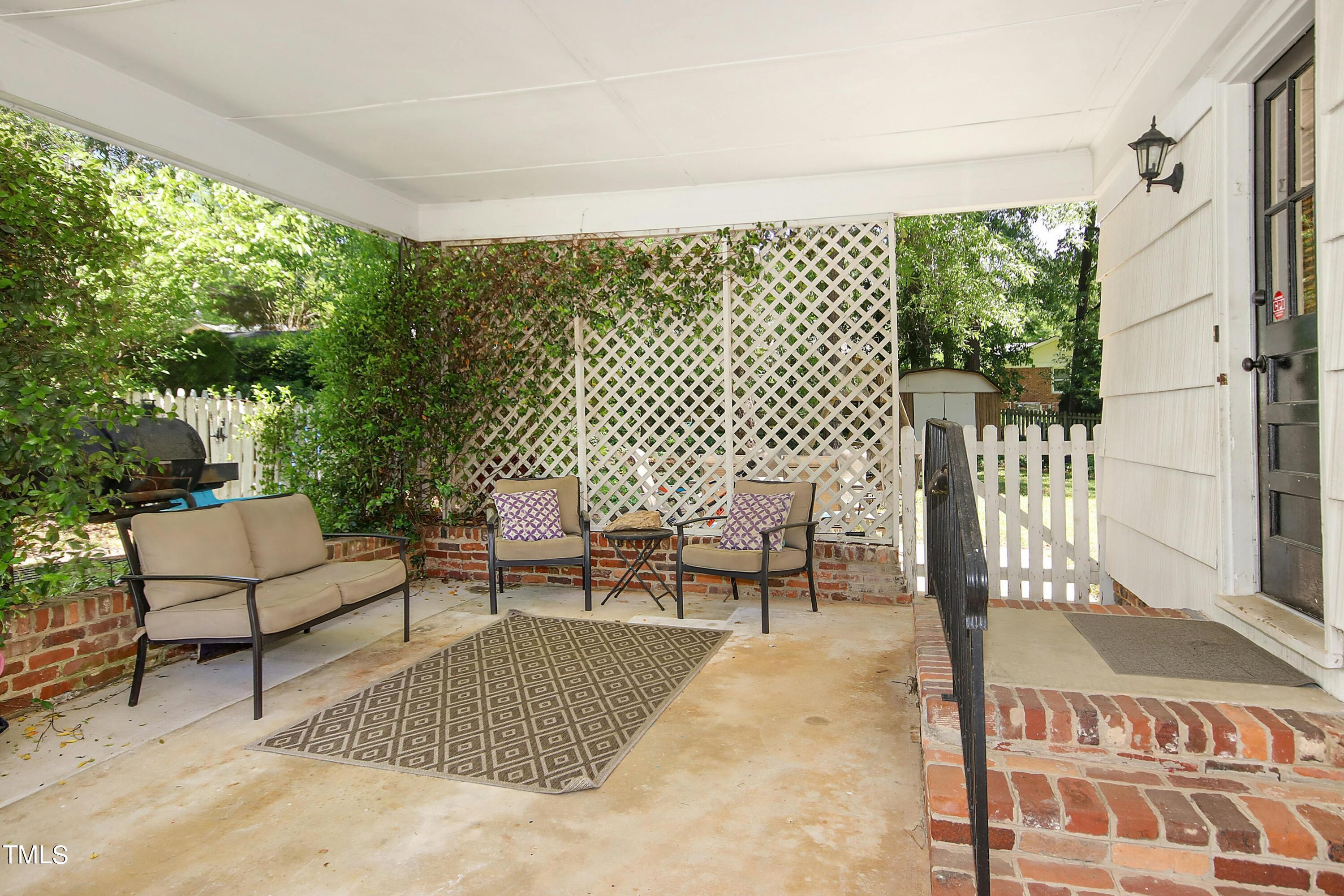 419 Emerson Drive Raleigh, NC 27609 - Photo 20 of 28 024-461742-IMG_1813_HDR