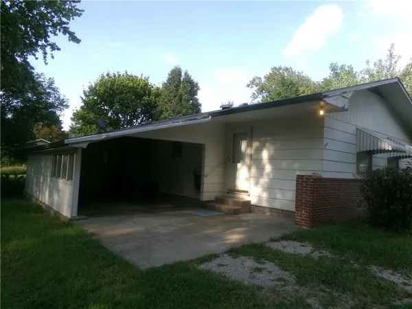 $64,500 | 401 North Prairie Street, Yates Center, KS 66783
