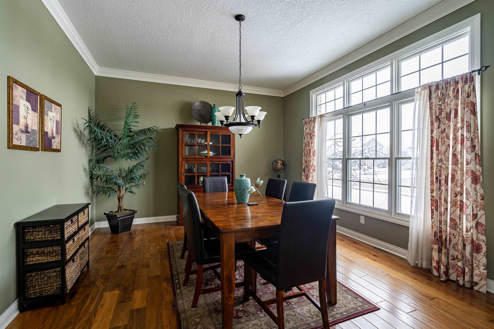 5615 Judge Road Bettendorf, IA 52722 - Photo 3 of 25 Gallery Image 3