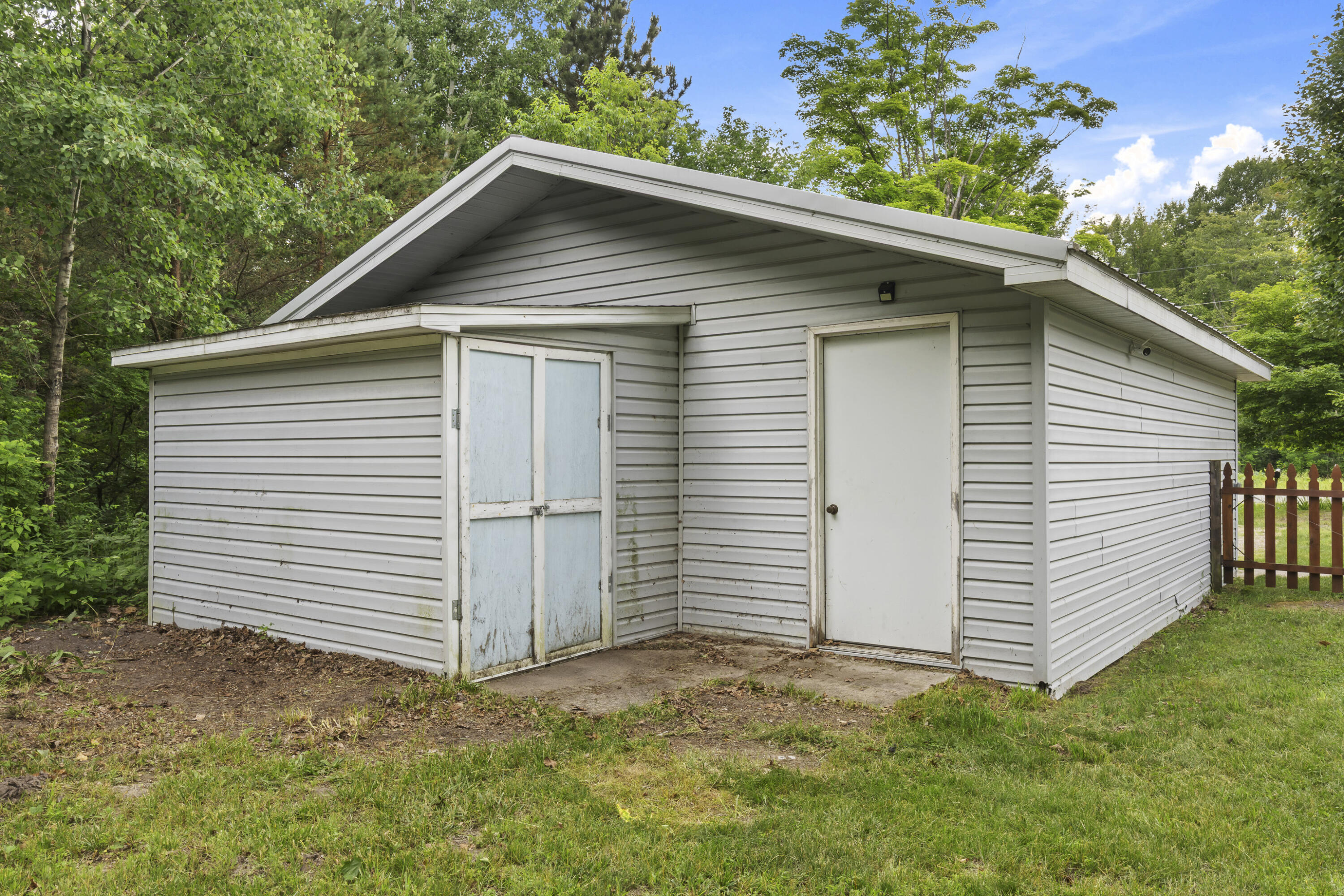 3839 Wallaker Road Benzonia, MI 49616 - Photo 33 of 37 0S5A1590