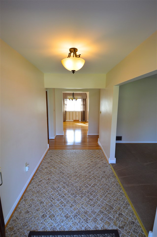 2645 Shaker Road Fort Mitchell, KY 41017 - Photo 2 of 25 Gallery Image 2