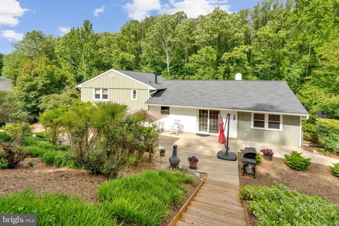 $685,000 | 7618 Highland Street, Springfield, VA 22150