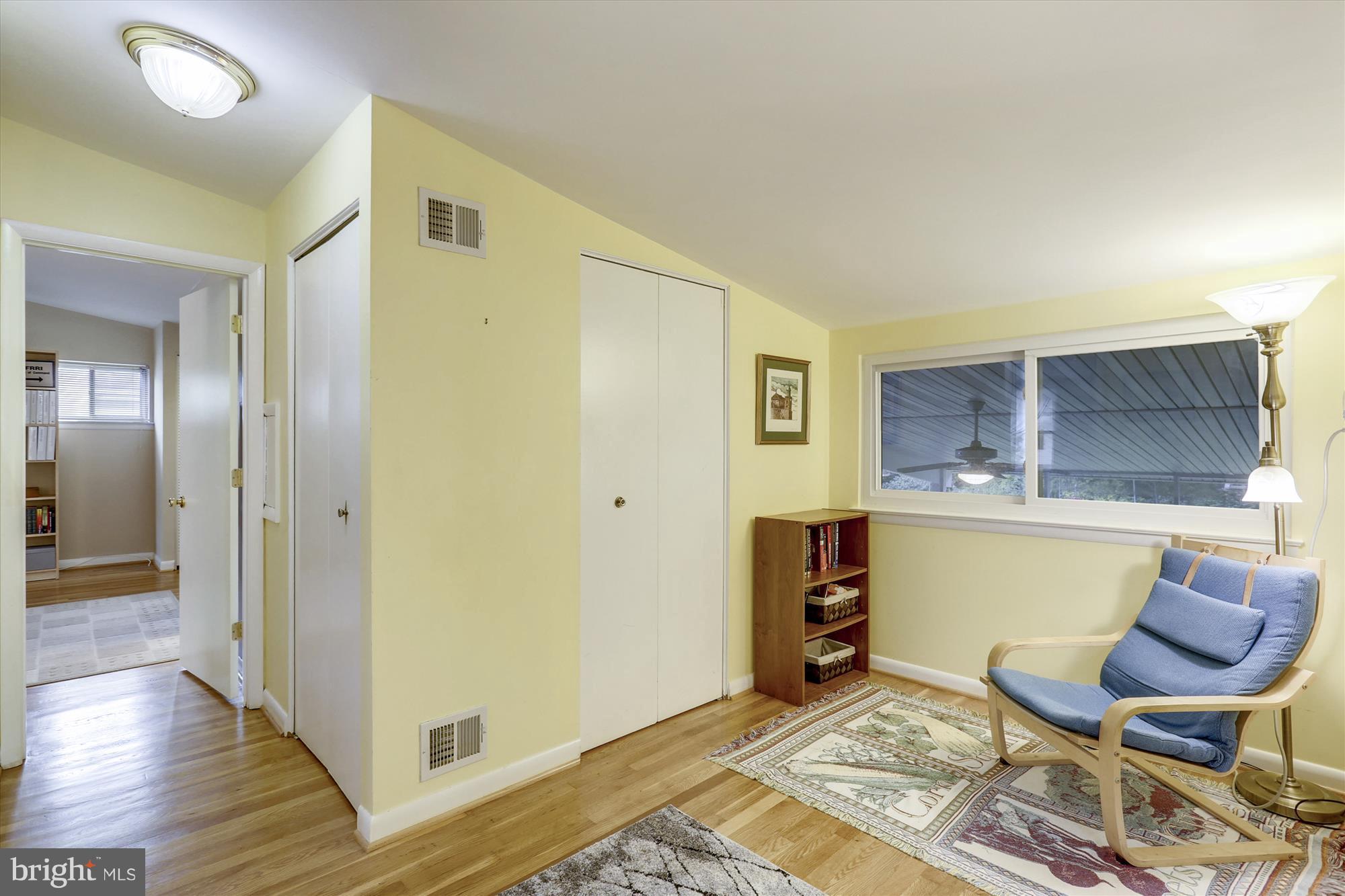11306 Gilsan Street Silver Spring, MD 20902 - Photo 19 of 29 Landing on Upper level