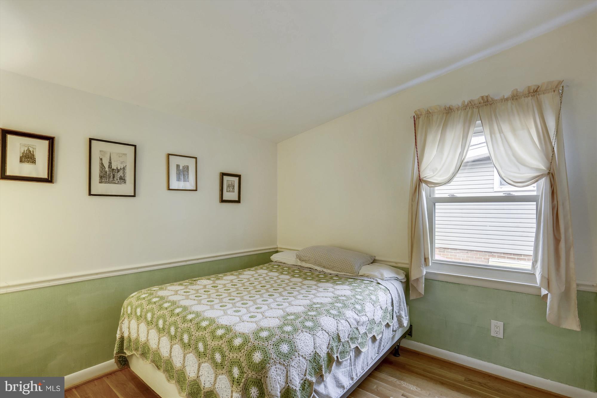 11306 Gilsan Street Silver Spring, MD 20902 - Photo 22 of 29 Bedroom 3