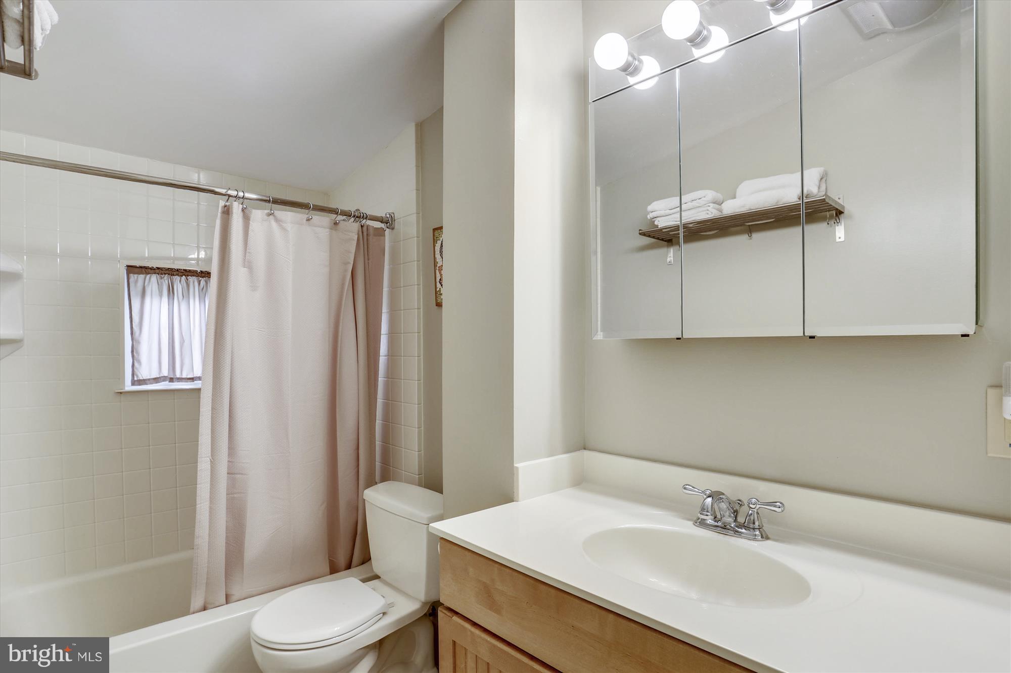 11306 Gilsan Street Silver Spring, MD 20902 - Photo 24 of 29 Bath 2
