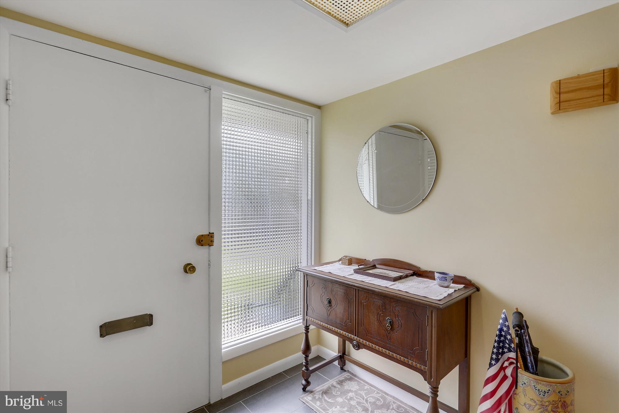 11306 Gilsan Street Silver Spring, MD 20902 - Photo 4 of 29 Entry