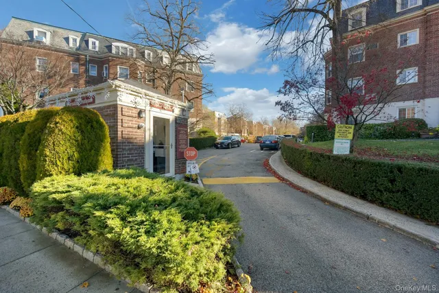 $359,000 | 7 Chateaux Circle, Unit 7H, Scarsdale, NY 10583
