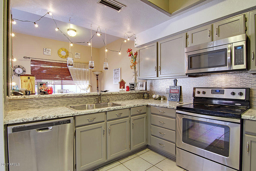 4334 East Dry Creek Road Phoenix, AZ 85044 - Photo 2 of 20 Kitchen_0060