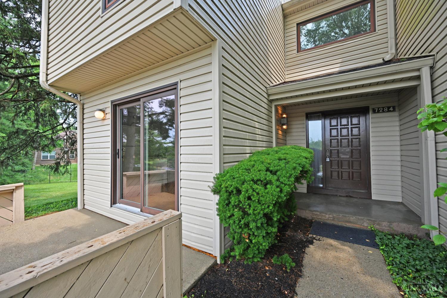 7284 East Galbraith Road Cincinnati, OH 45243 - Photo 3 of 58