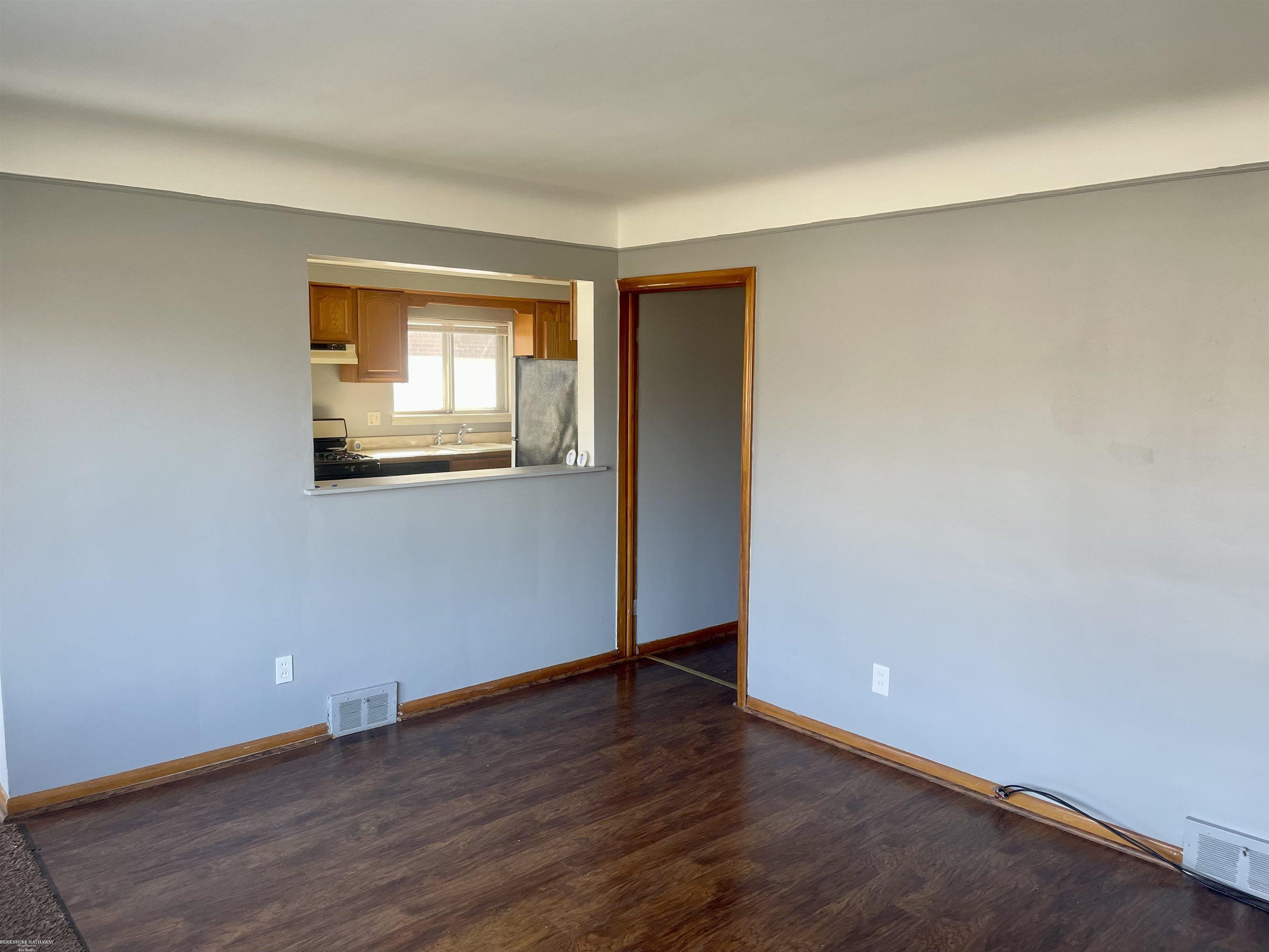 14868 Stephens Road Eastpointe, MI 48021 - Photo 3 of 18 50103018-2.JPG