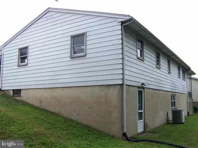 571 Walnut Road Harrisburg, PA 17113 - Photo 4 of 15