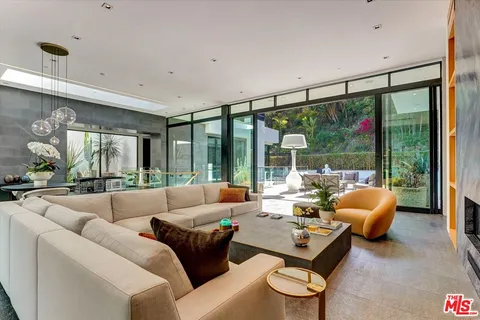 $13,495,000 | 1049 Loma Vista Drive, Beverly Hills, CA 90210