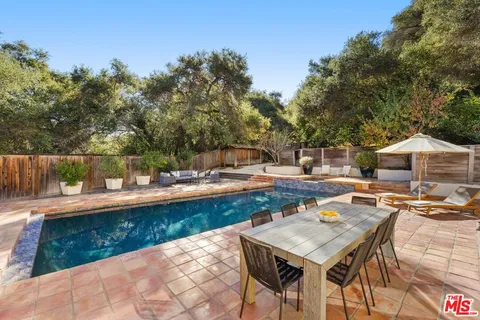 a view of outdoor space