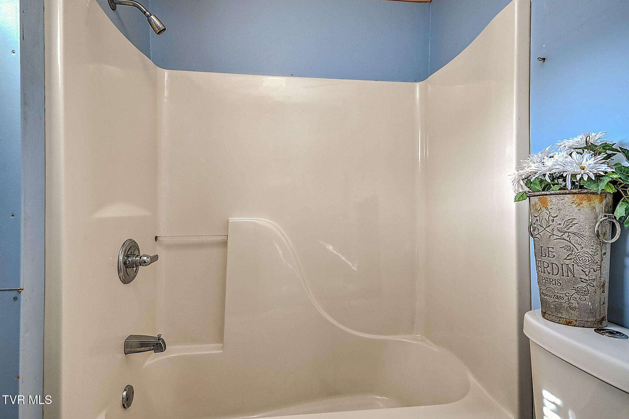 108 Broadview Street Kingsport, TN 37665 - Photo 14 of 35 17-web-or-mls-108 Broadview GUnit-18