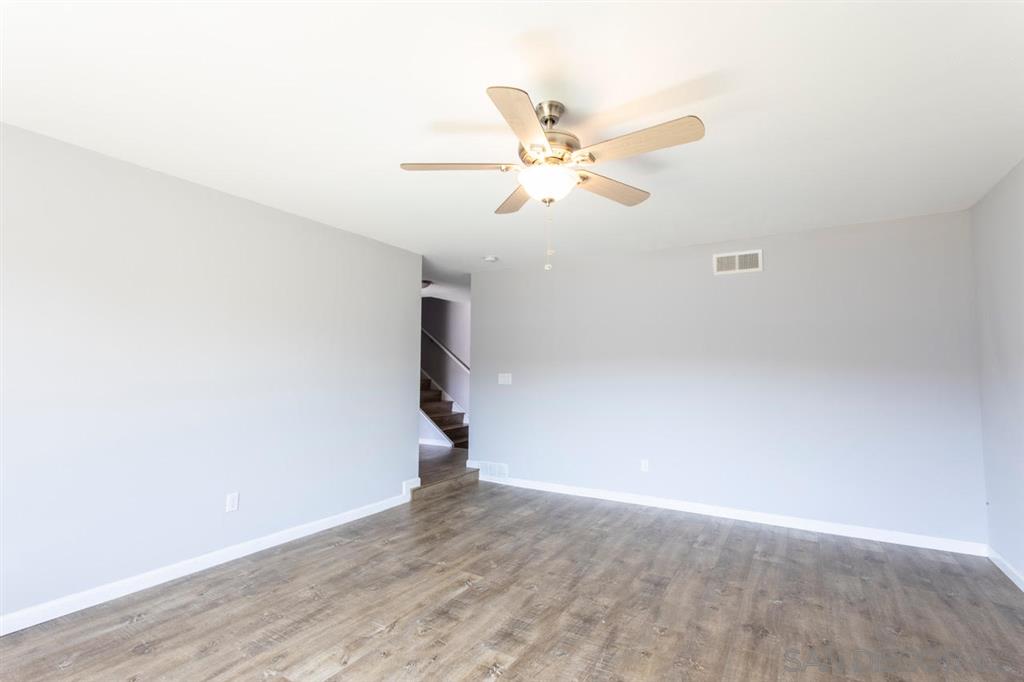 10047 Timberlane Way Santee, CA 92071 - Photo 11 of 24 Gallery Image 11