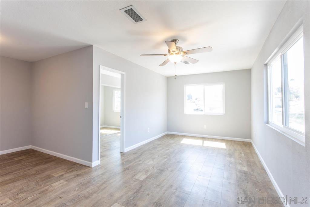 10047 Timberlane Way Santee, CA 92071 - Photo 12 of 24 Gallery Image 12