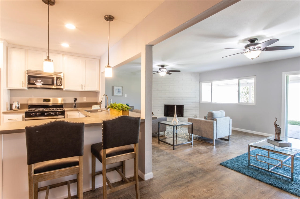 10047 Timberlane Way Santee, CA 92071 - Photo 5 of 24 Gallery Image 5
