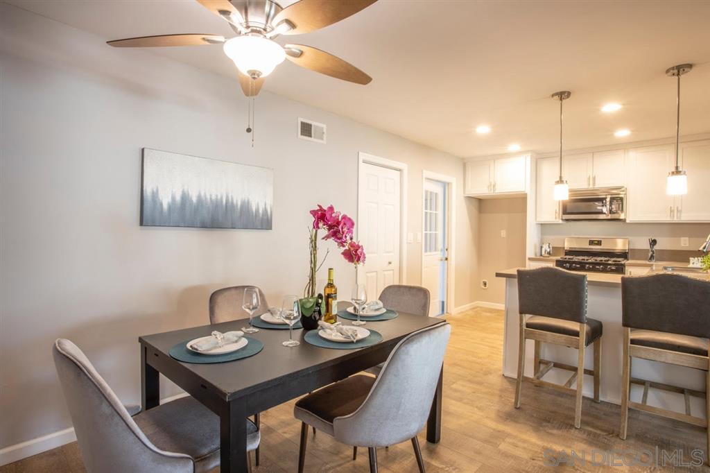 10047 Timberlane Way Santee, CA 92071 - Photo 7 of 24 Gallery Image 7