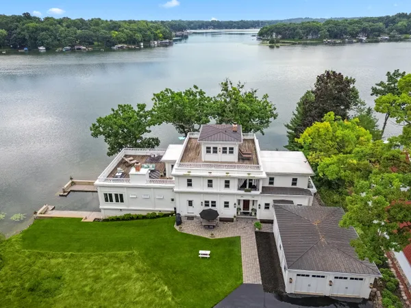 $4,249,700 | W5357 Lauderdale Drive, La Grange, WI 53121