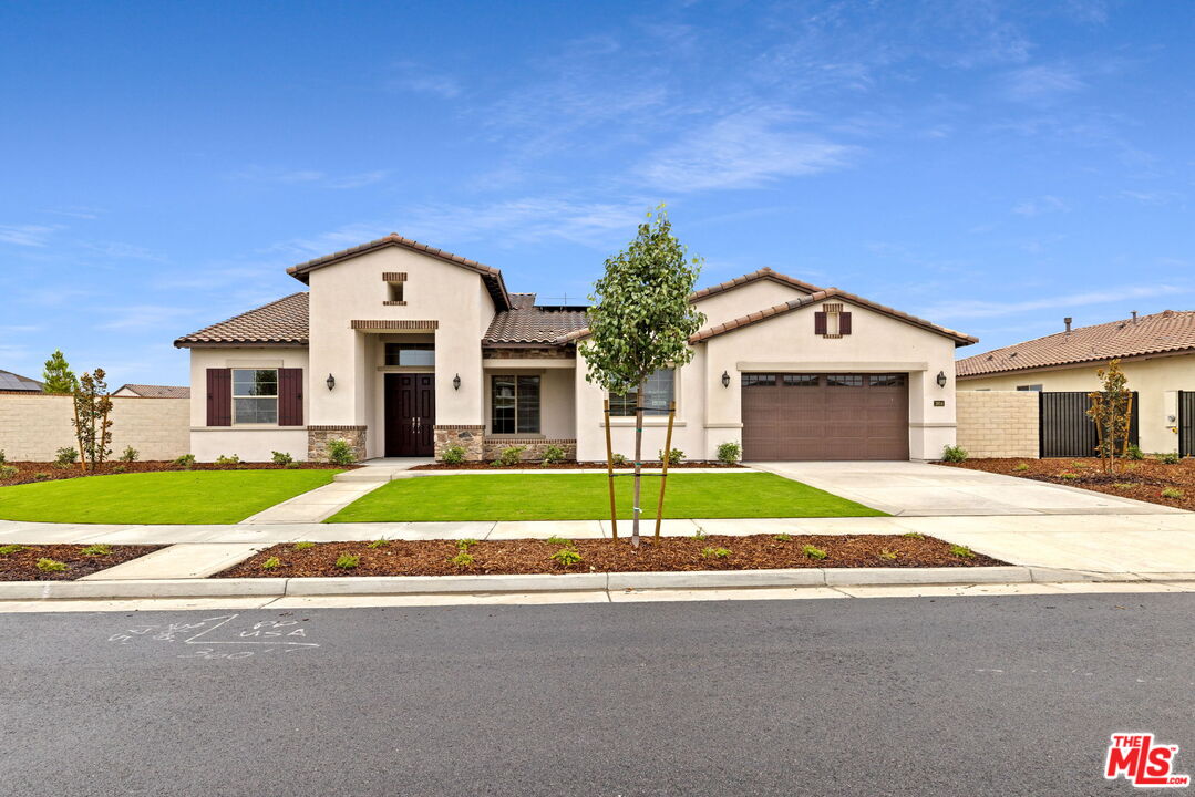 3604 Pathway Court Bakersfield, CA 93311 - Photo 1 of 63