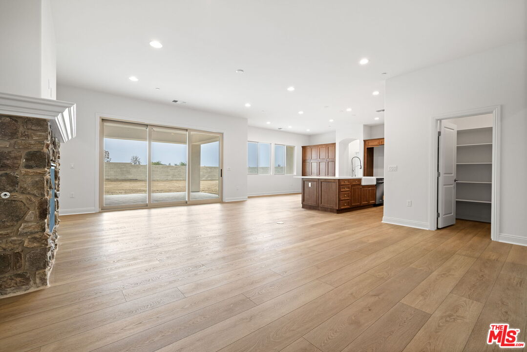 3604 Pathway Court Bakersfield, CA 93311 - Photo 8 of 63