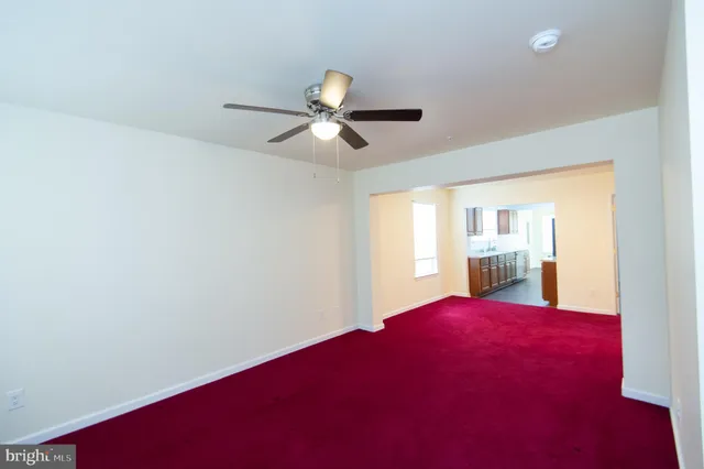 a view of empty room with window