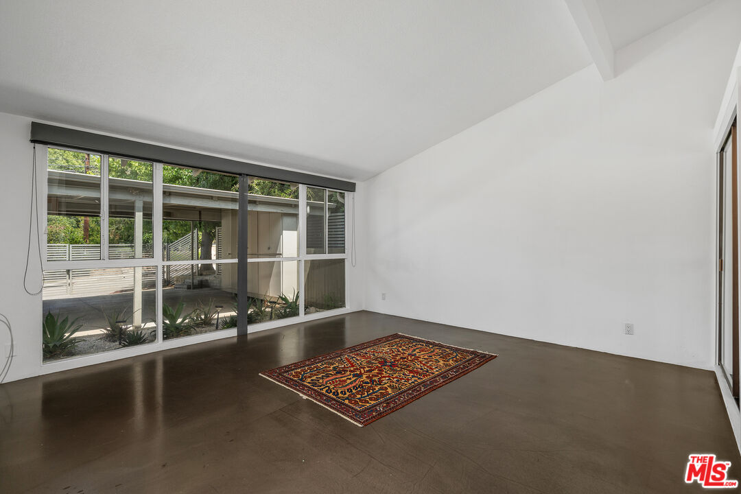 3641 Woodcliff Road Los Angeles, CA 91403 - Photo 13 of 26