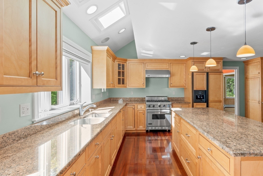 14 Robin Road Norfolk, MA 02056 - Photo 7 of 41