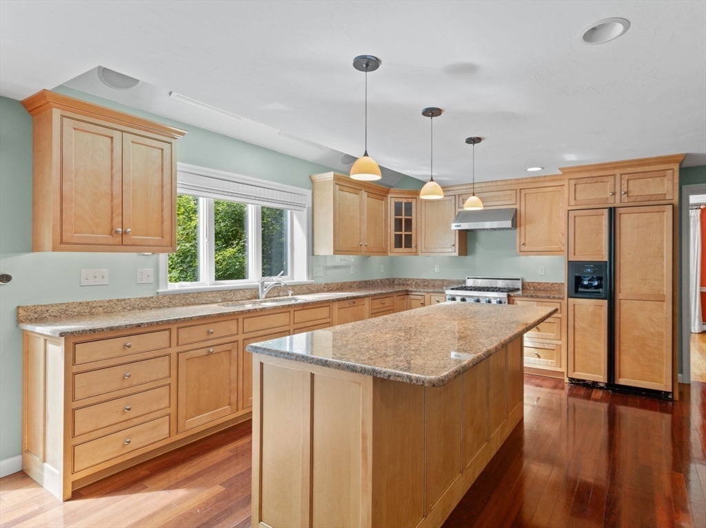 14 Robin Road Norfolk, MA 02056 - Photo 9 of 41