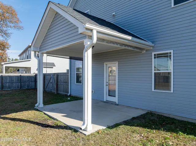 $335,000 | 406 Cattle Ranch Lane, Jacksonville, NC 28546