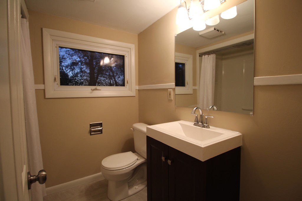 204 East Allen Ridge Road Springfield, MA 01118 - Photo 7 of 15