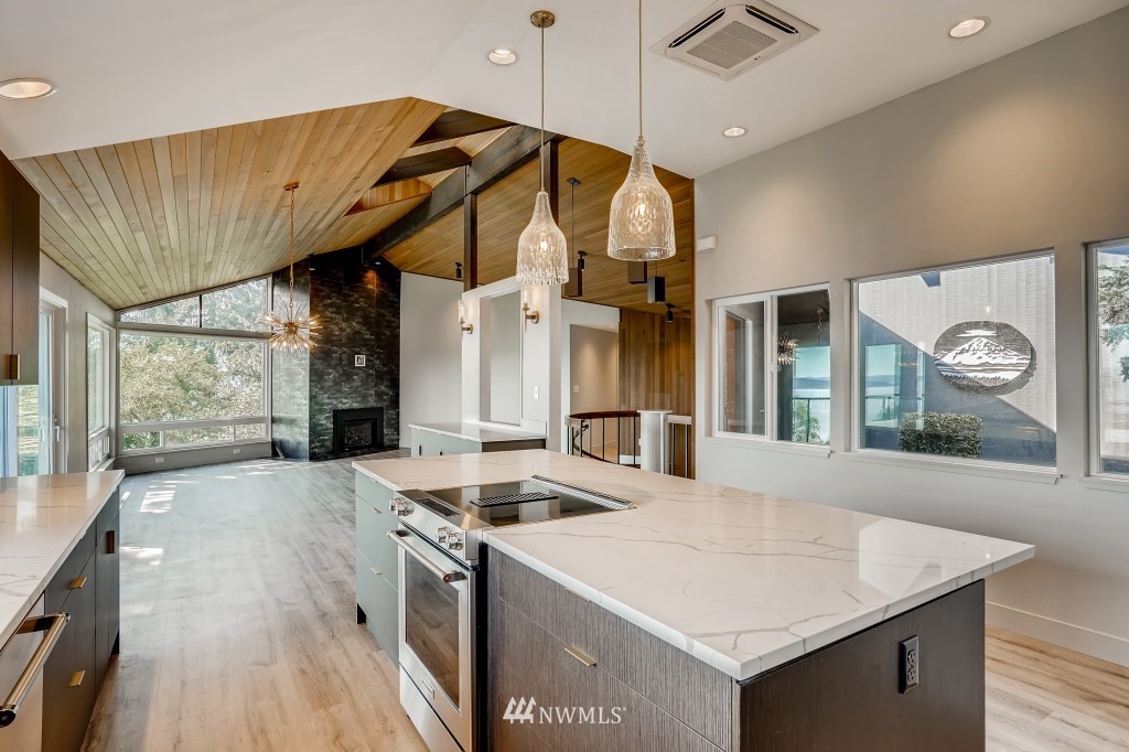 1935 Southwest Hillcrest Road Burien, WA 98166 - Photo 12 of 34 Gallery Image 12
